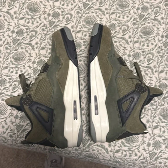 Air Jordan 4 Craft Olive Size 11.5 Used 8.5/10 condition - Picture 6 of 7